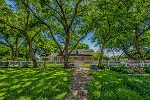 9310 Merritt Rd, Rowlett, TX 75089 - Photo 2