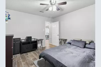 2040 Oakwood Court, Arlington, TX 76012 - Photo 16