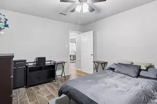 2040 Oakwood Ct, Arlington, TX 76012 - Photo 16