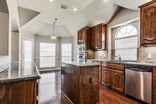 408 High Desert Dr, Fort Worth, TX 76131 - Photo 4