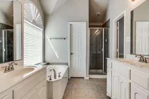 408 High Desert Dr, Fort Worth, TX 76131 - Photo 8