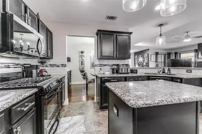 218 Streamside Drive, DeSoto, TX 75115 - Photo 14