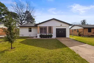 206 W Vista Dr, Garland, TX 75041 - Photo 1