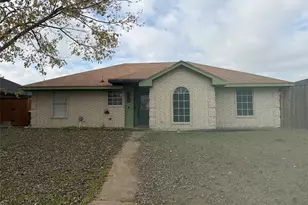 1313 Crosscreek Ln, Seagoville, TX 75159 - Photo 2