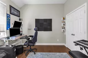 10319 Donley Dr, Irving, TX 75063 - Photo 32