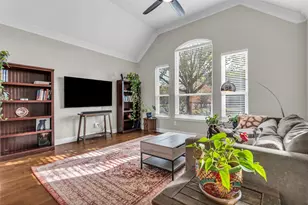 10319 Donley Dr, Irving, TX 75063 - Photo 6