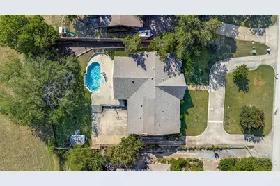2910 S Country Club Road, Garland, TX 75043 - Photo 32