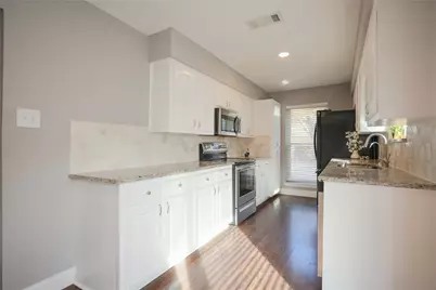 1610 Saint James Drive, Carrollton, TX 75007 - Photo 6