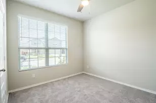 951 Hurstwood Dr, Van Alstyne, TX 75495 - Photo 4