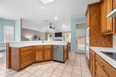 9304 Spring Ridge Circle, Waco, TX 76712 - Photo 6