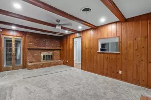 1021 Blue Lake Dr, Fort Worth, TX 76103 - Photo 6