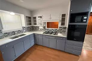 1021 Blue Lake Dr, Fort Worth, TX 76103 - Photo 18