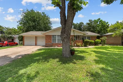 1021 Blue Lake Drive, Fort Worth, TX 76103 - Photo 2