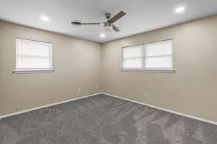 1021 Blue Lake Dr, Fort Worth, TX 76103 - Photo 16