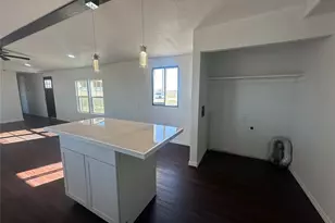 211 Alton, Ennis, TX 75119 - Photo 8