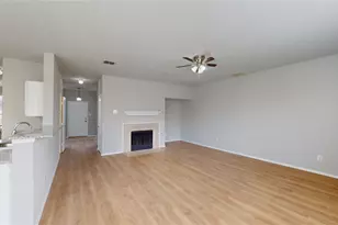 10172 Autumn Park Ct, Fort Worth, TX 76140 - Photo 6