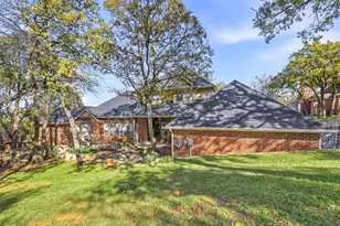 812 Lakeview Ct E, Crowley, TX 76036 - Photo 30