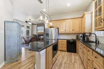 812 Lake View Court E, Crowley, TX 76036 - Photo 14