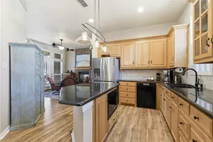 812 Lakeview Ct E, Crowley, TX 76036 - Photo 14