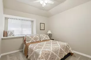 812 Lakeview Ct E, Crowley, TX 76036 - Photo 18