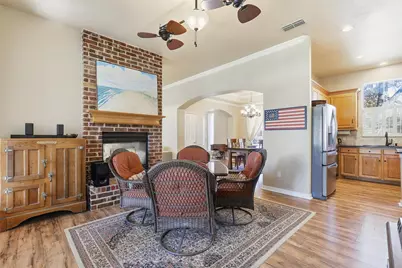 812 Lake View Court E, Crowley, TX 76036 - Photo 12