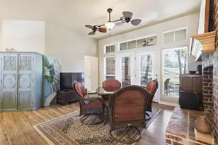 812 Lakeview Ct E, Crowley, TX 76036 - Photo 10