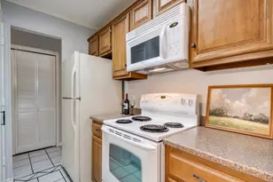 1609 Marsh Ln, Carrollton, TX 75006 - Photo 8