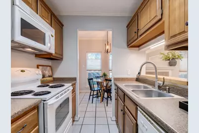 1609 Marsh Lane #110, Carrollton, TX 75006 - Photo 10