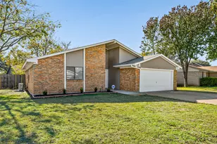 221 Asbury Dr, Saginaw, TX 76179 - Photo 2