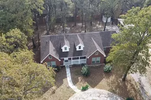 4818 Blue Water Cir, Granbury, TX 76049 - Photo 2