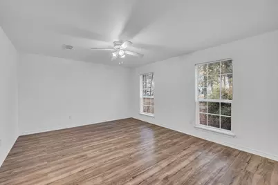 4818 Blue Water Circle, Granbury, TX 76049 - Photo 14