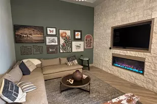 300 N McDonald St, McKinney, TX 75069 - Photo 24