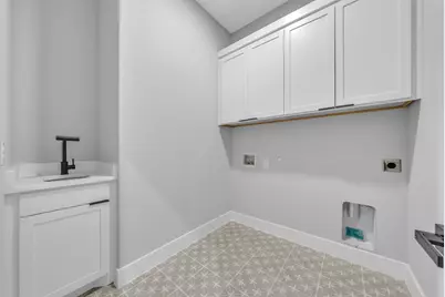 302 W Coral Way, Grand Prairie, TX 75051 - Photo 24