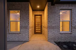 302 W Coral Way, Grand Prairie, TX 75051 - Photo 6