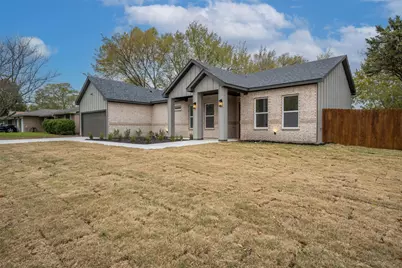 302 W Coral Way, Grand Prairie, TX 75051 - Photo 4