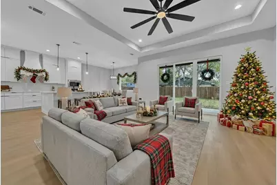 302 W Coral Way, Grand Prairie, TX 75051 - Photo 36