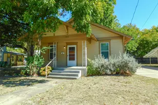 812 N Elm St, Denton, TX 76201 - Photo 2