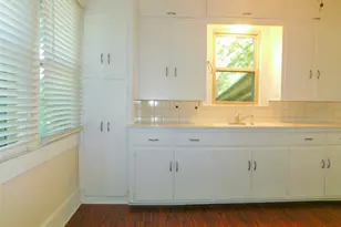 812 N Elm St, Denton, TX 76201 - Photo 10