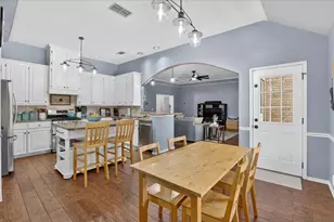 324 Woodcrest Dr, Saginaw, TX 76179 - Photo 8