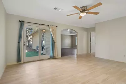 2821 N Bell Avenue, Denton, TX 76209 - Photo 6