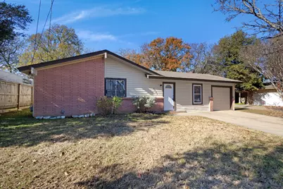 2821 N Bell Avenue, Denton, TX 76209 - Photo 2
