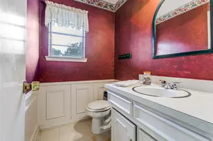 9320 Whitehurst Dr, Dallas, TX 75243 - Photo 14