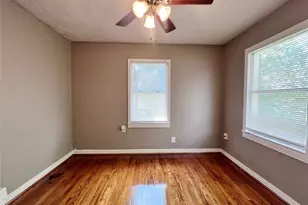 1121 N Bishop Ave, Dallas, TX 75208 - Photo 8