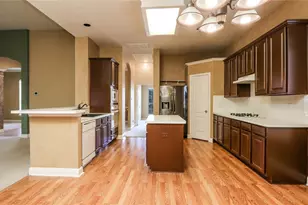 717 Summerfield Dr, Murphy, TX 75094 - Photo 10