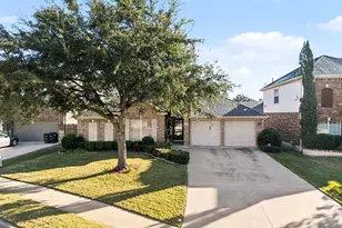 4900 Breezewind Ln, Fort Worth, TX 76123 - Photo 2
