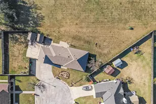 244 Point Cir, Pilot Point, TX 76258 - Photo 36