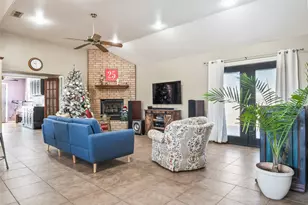 244 Point Cir, Pilot Point, TX 76258 - Photo 8