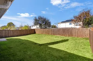 928 Wood Brook Dr, Grand Prairie, TX 75052 - Photo 36