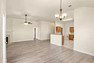 928 Wood Brook Dr, Grand Prairie, TX 75052 - Photo 10