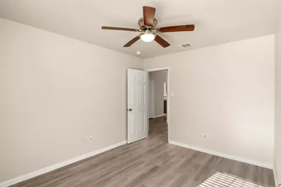 928 Wood Brook Drive, Grand Prairie, TX 75052 - Photo 20
